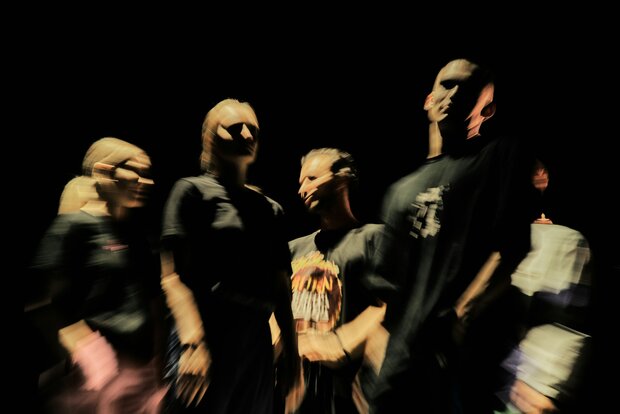 Ansammlung von Menschen, unscharf